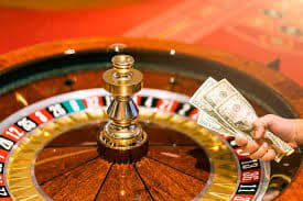 Tampilan grid Jewels of Prosperity dengan simbol-simbol permata di platform suster 4d